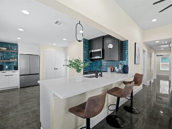 143 2nd Ave, Taylor, TX 76574