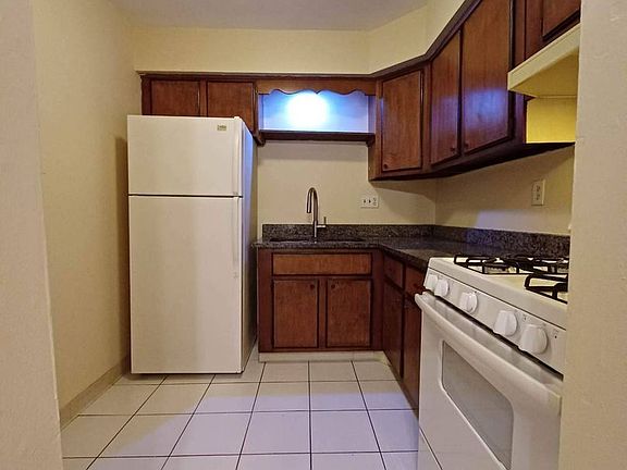 2nd image of 3627-3631 N Rockton Ave #3627-102