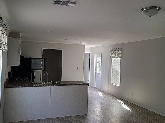 4th image of 316 N Greenway Dr