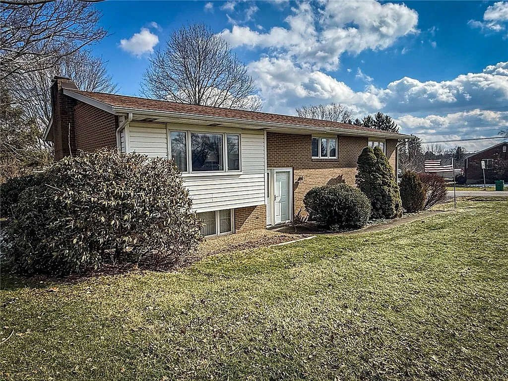 300 N Duffy Rd photo 1