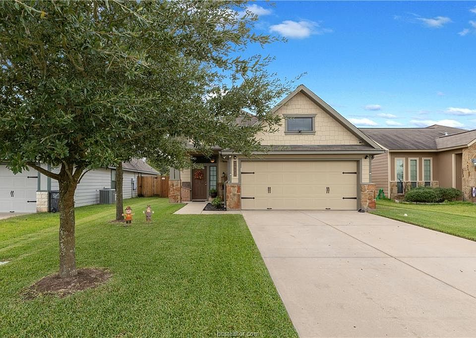 1st image of 2902 Silver Oak Dr