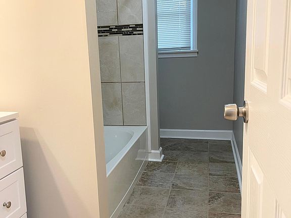 2nd image of 664 Meadowcrest Dr