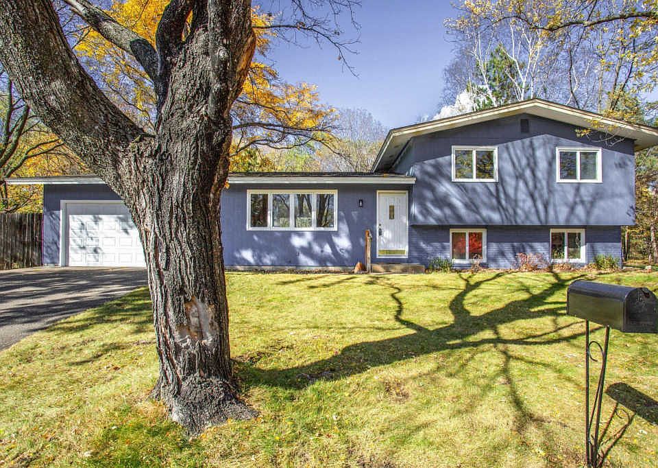 1st image of 827 Charlotte Dr