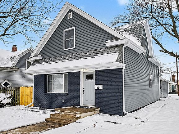 3rd image of 1201 S Twyckenham Dr
