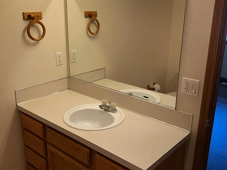 2912 NE Delancey Ct — Photo 17