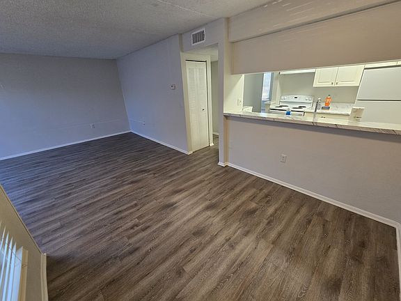 3rd image of 5930 Tradewinds Ln