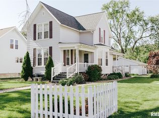 814 4th Ave S, Clinton, IA 52732