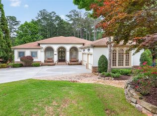 6010 Robbs Dr, Cumming, GA 30041
