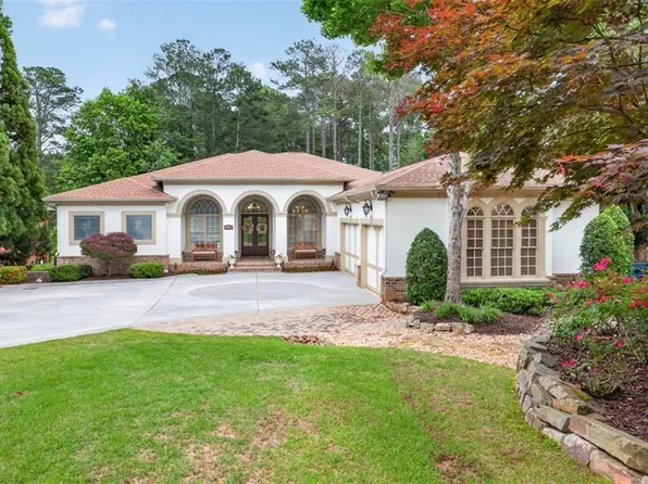 6010 Robbs Dr, Cumming, GA 30041