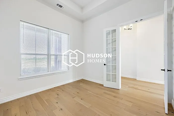 2521 Tyler Wade Trl — Photo 2