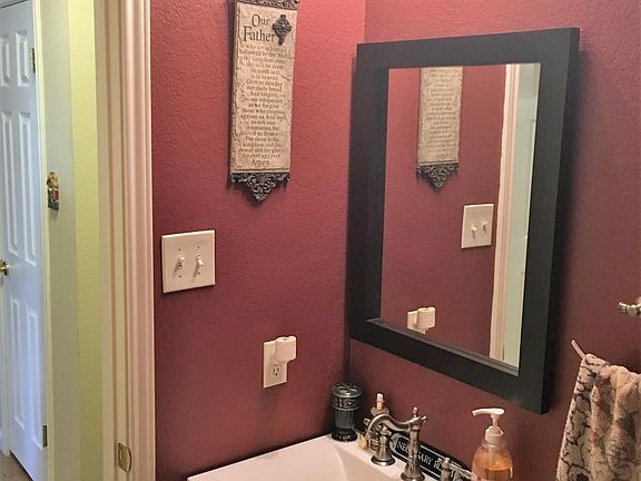 Downstairs guest bathroom