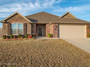 409 W Stoney Point Rd, Rogers, AR 72758