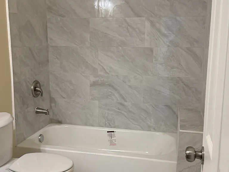 101 Lois Ln #B — Photo 3