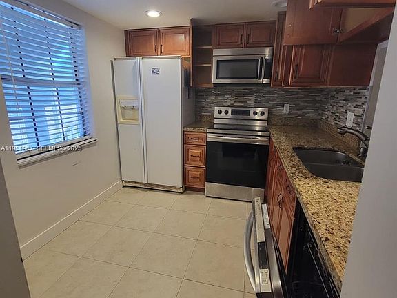 4th image of 4321 NW 9th Ave APT 102