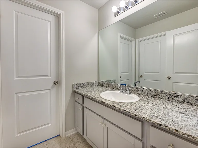 2727 Camellia Ave — Photo 36