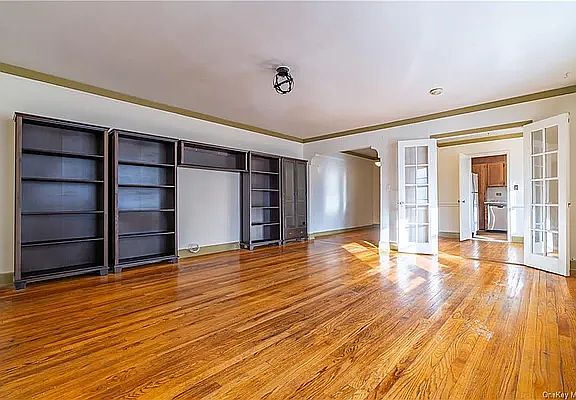 3rd image of 5410 Netherland Ave APT A13