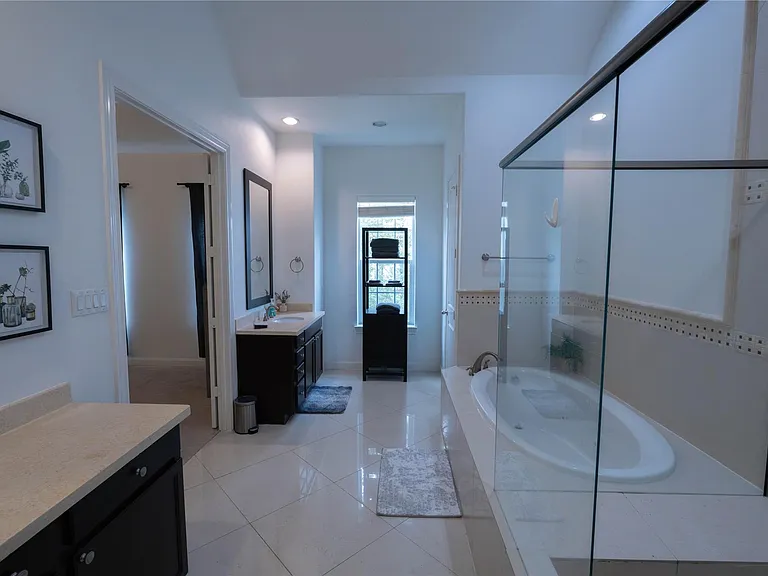 9429 London Bridge Sta — Photo 11