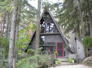 7276 Hughston Rd, Harbor Springs, MI 49740