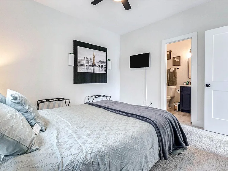 5407 Lee St — Photo 24