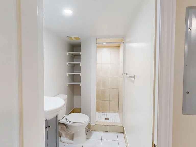 79 Rosemount Ave #B — Photo 7