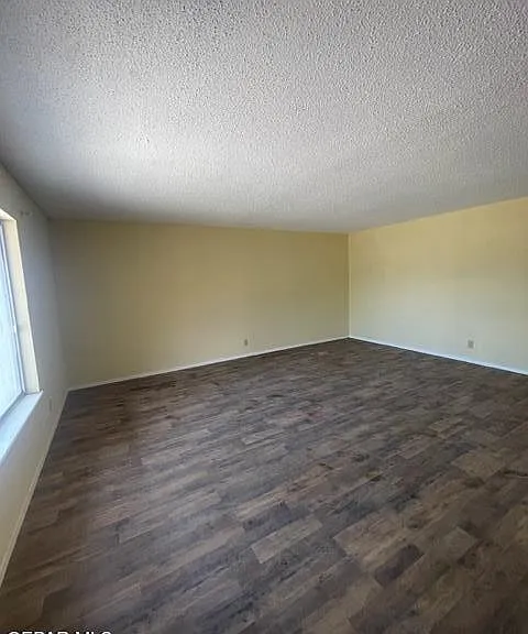 3031 Van Buren Ave — Photo 17