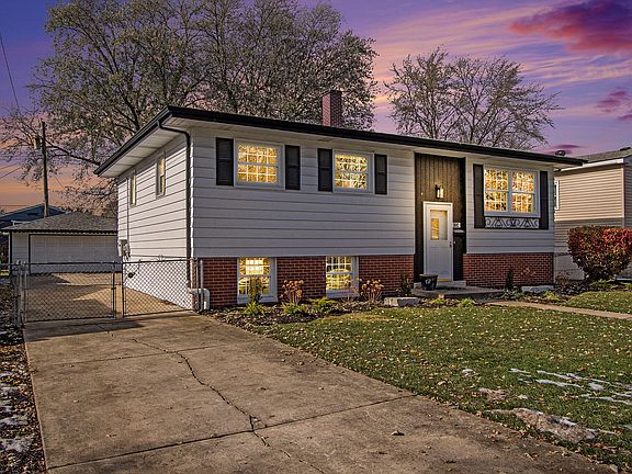2nd image of 1234 N Oakwood Ave