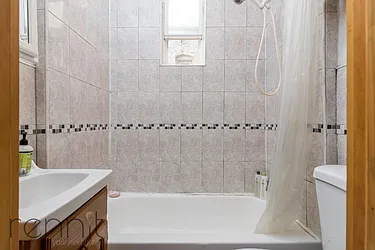 Rented by Rennit Inc.