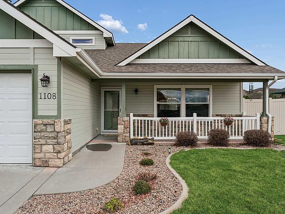 3rd image of 1108 Royalty Ave