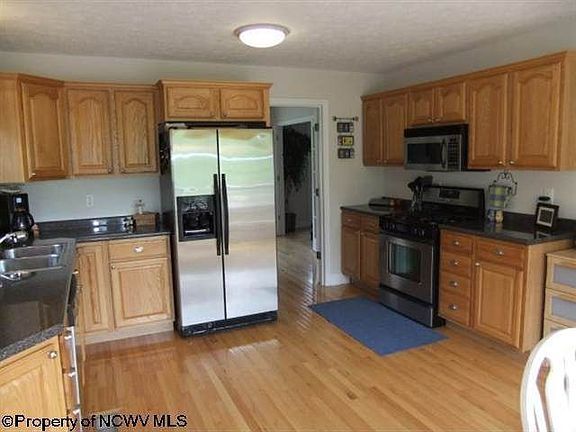 2nd image of 100 Corton Pl