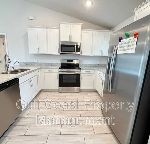 4865 Manila Ave — Photo 7