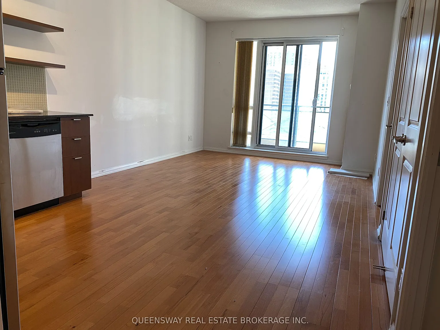 1 bed, $2,400 — Photo 4