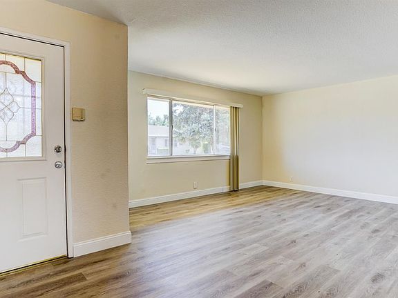 5th image of 212 E Kentucky St
