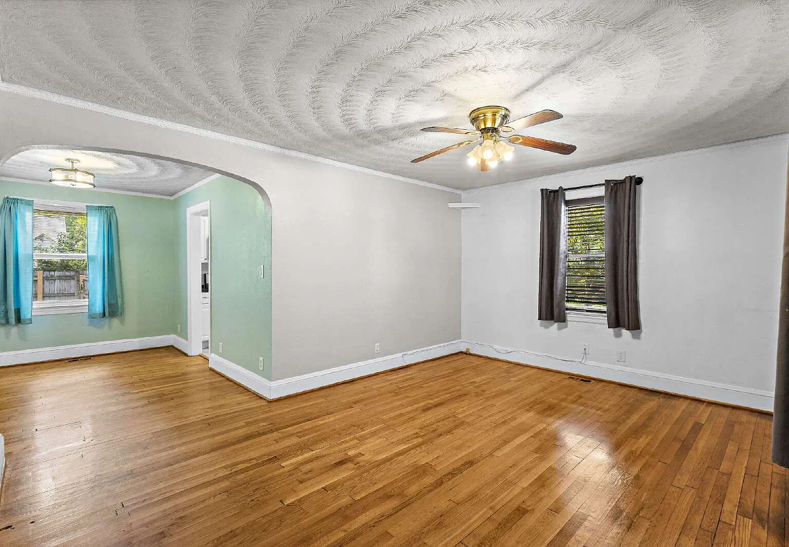 4 bed, 2.0 bath, 1500 sqft, $2,100 — Photo 4