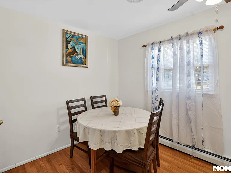 14714 Edgewater Dr — Photo 9