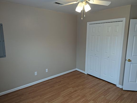 5th image of 1520 22nd St NE