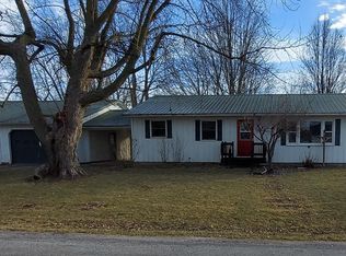 1606 20th Ave, Viola, IL 61486