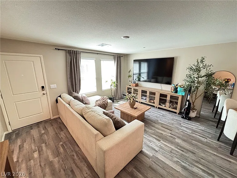 6173 Hibiscus Garden St — Photo 4