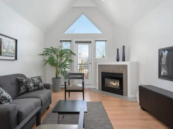 1928 E 11th Ave #301, Vancouver, BC V5N 1Z2