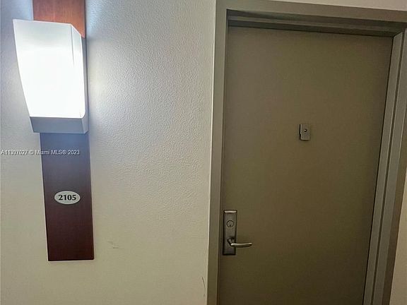 3rd image of 1750 N Bayshore Dr APT 2105