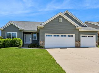 3015 Hillsboro Dr SW, Cedar Rapids, IA 52404