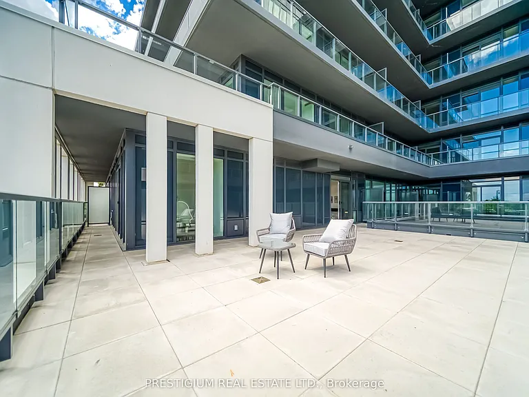 500 Dupont St #303 — Photo 26