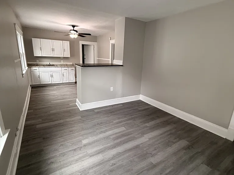 15619 School Ave — Photo 5