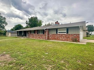 2125 Edgemont Dr, Arkansas City, KS 67005