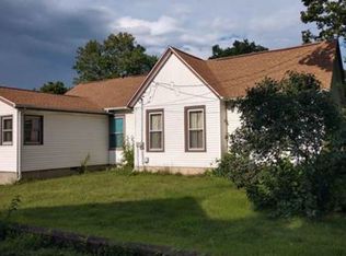 402 W Mill St, Girard, IL 62640