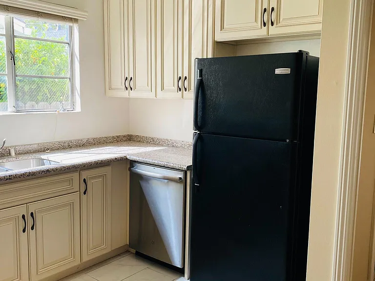 343 W Dryden St #B — Photo 11