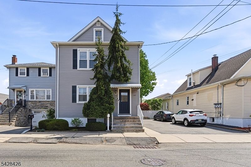 1st image of 107 Mount Prospect Ave