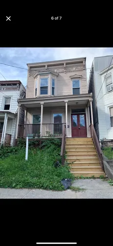452 Hudson Ave Photo 1