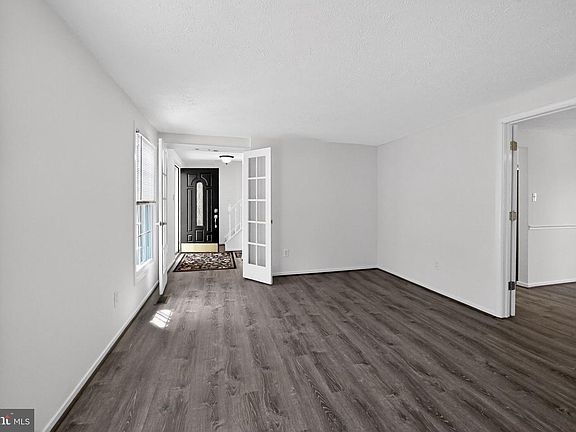 2nd image of 207 Whitsons Run