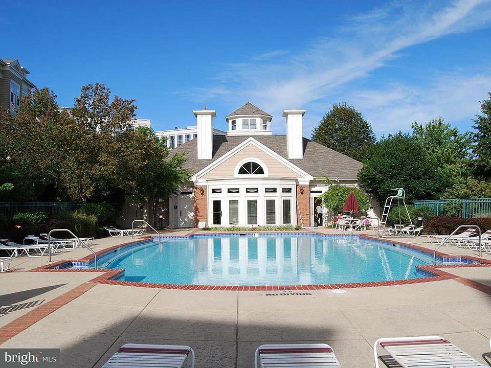 Worldgate pool