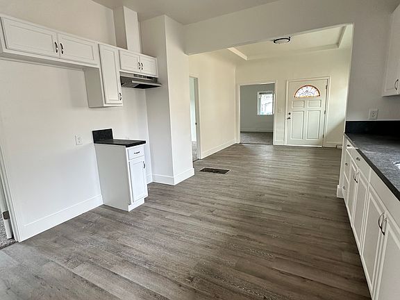 5th image of 440 E Sonoma Ave